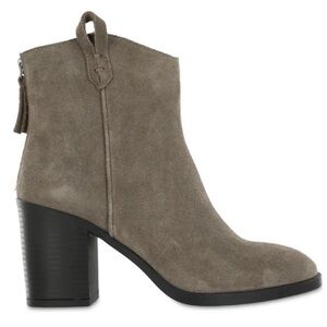 NWOT‎ MÍA Aedlin Gray/Taupe Suede Booties Size 6